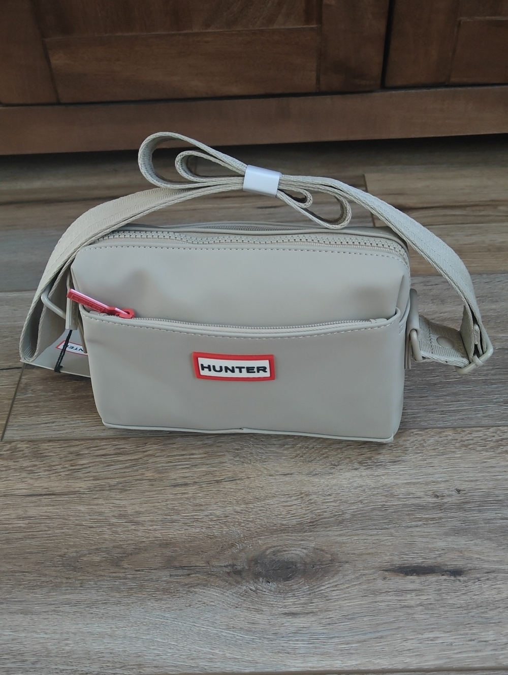 Hunter Beige Belt Bag with Red Accents